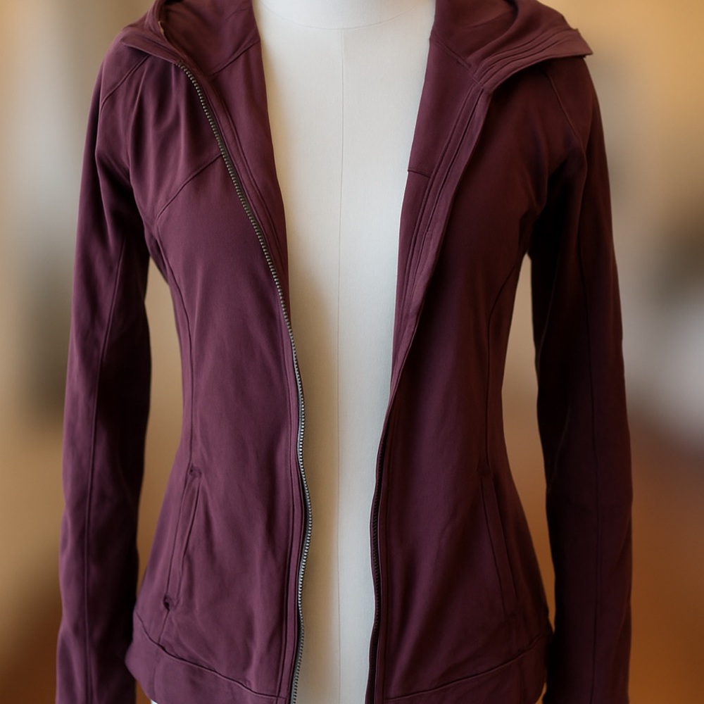 lululemon size 12 Burgundy Jacket - Picture 3 of 3